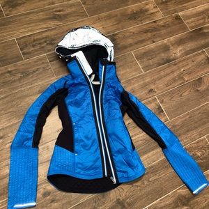 LULULEMON Run: Bundle Up Jacket Blue/Black (never worn)